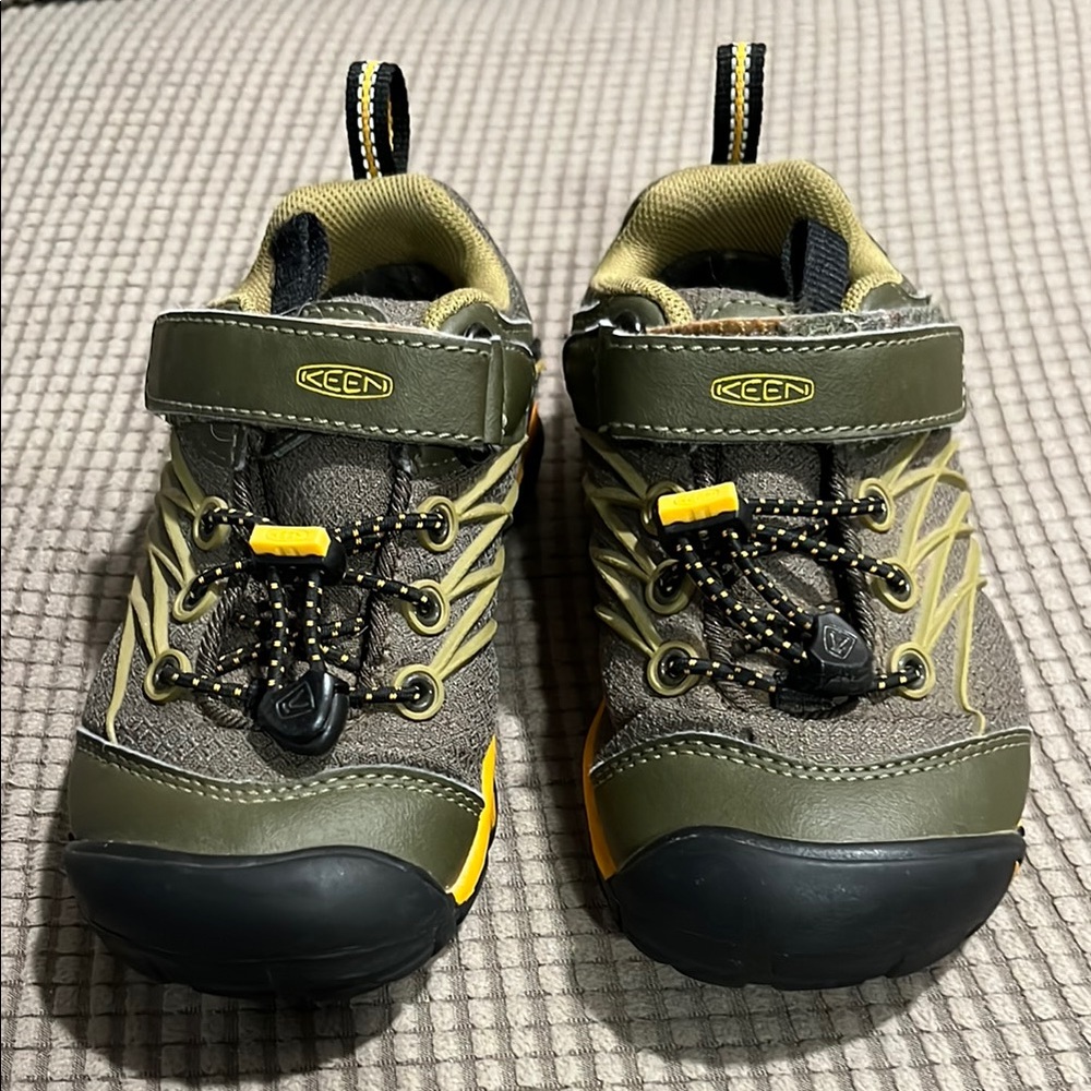 Boys Keen waterproof shoes